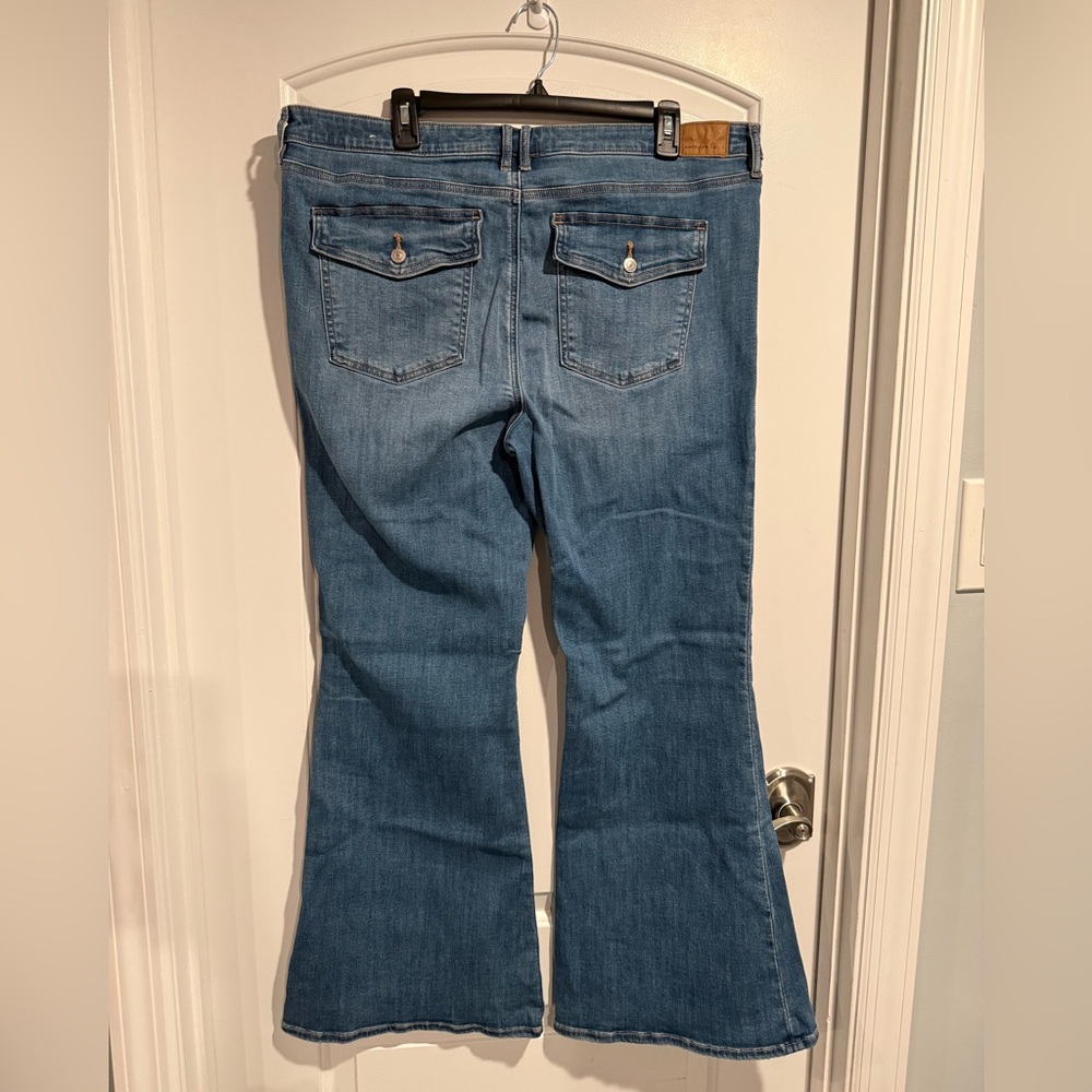 American Eagle Outfitters Women’s Blue Regular Flare Jeans Size 18
